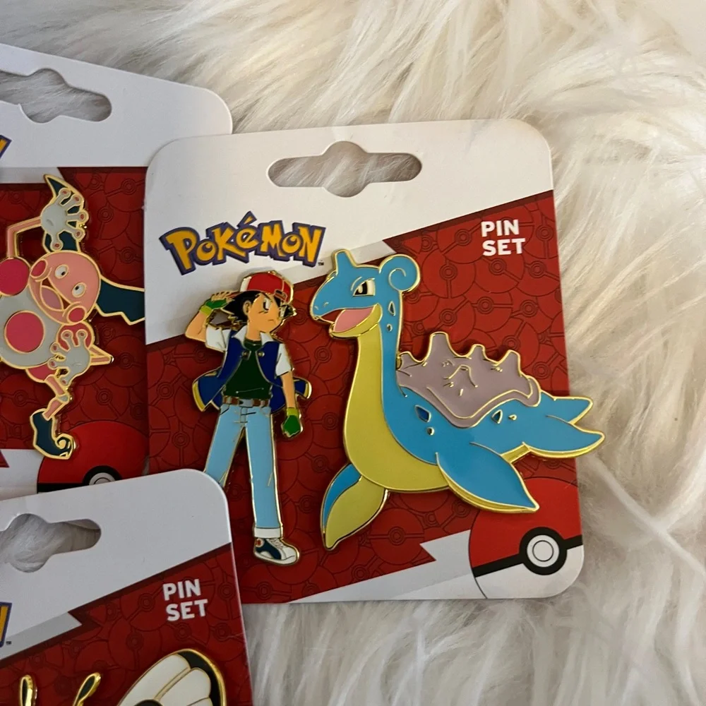 Pokémon Ash & Pikachu Pin Display Crossbody Bag 6 Pokemon Pins Lapras Butterfree - Picture 3 of 8